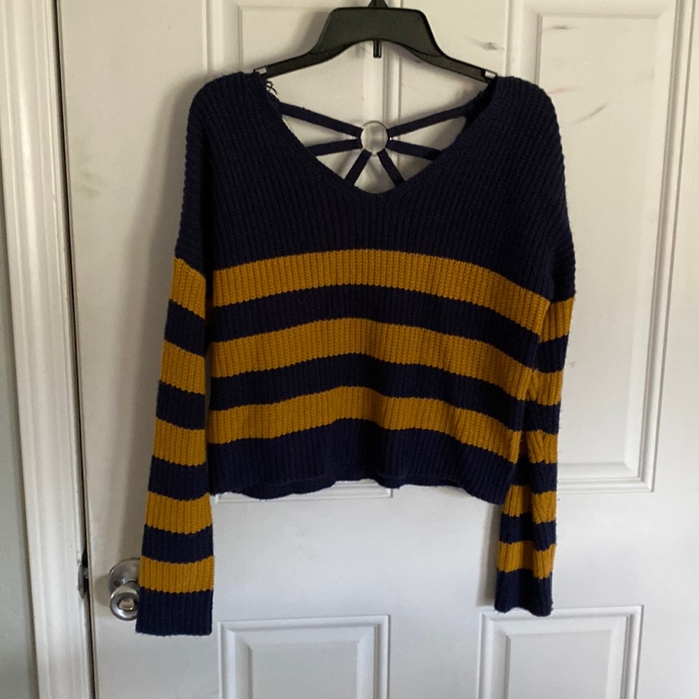 Junior’s size Small Sweater Say What? Brand